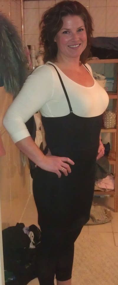 'Brunette milf wife amature' Search .